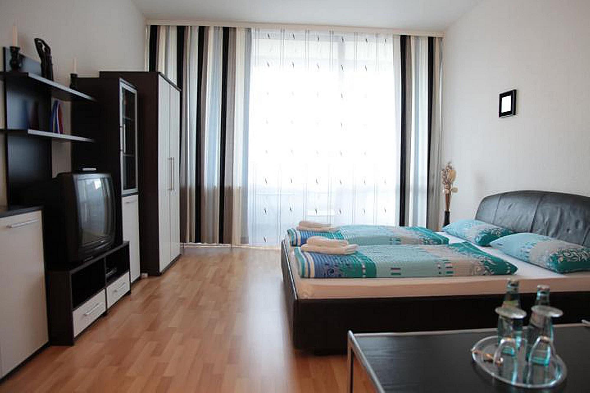 Aparthotel Vega Берлин Екстериор снимка
