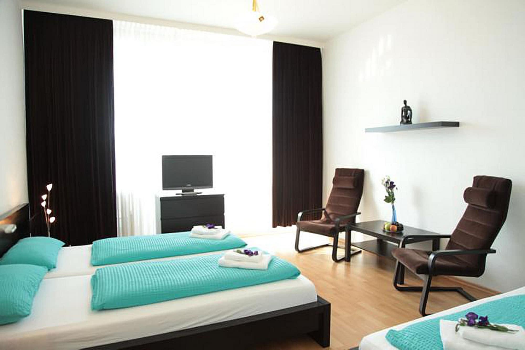 Aparthotel Vega Берлин Екстериор снимка