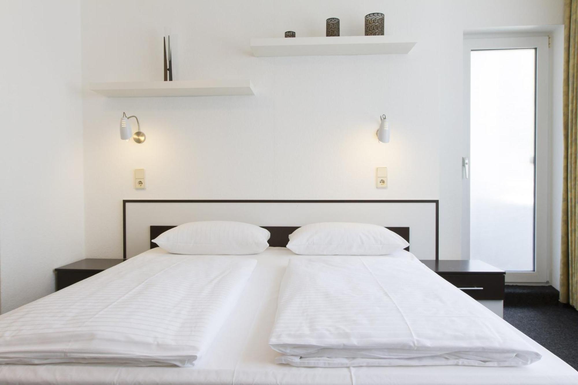 Aparthotel Vega Берлин Екстериор снимка