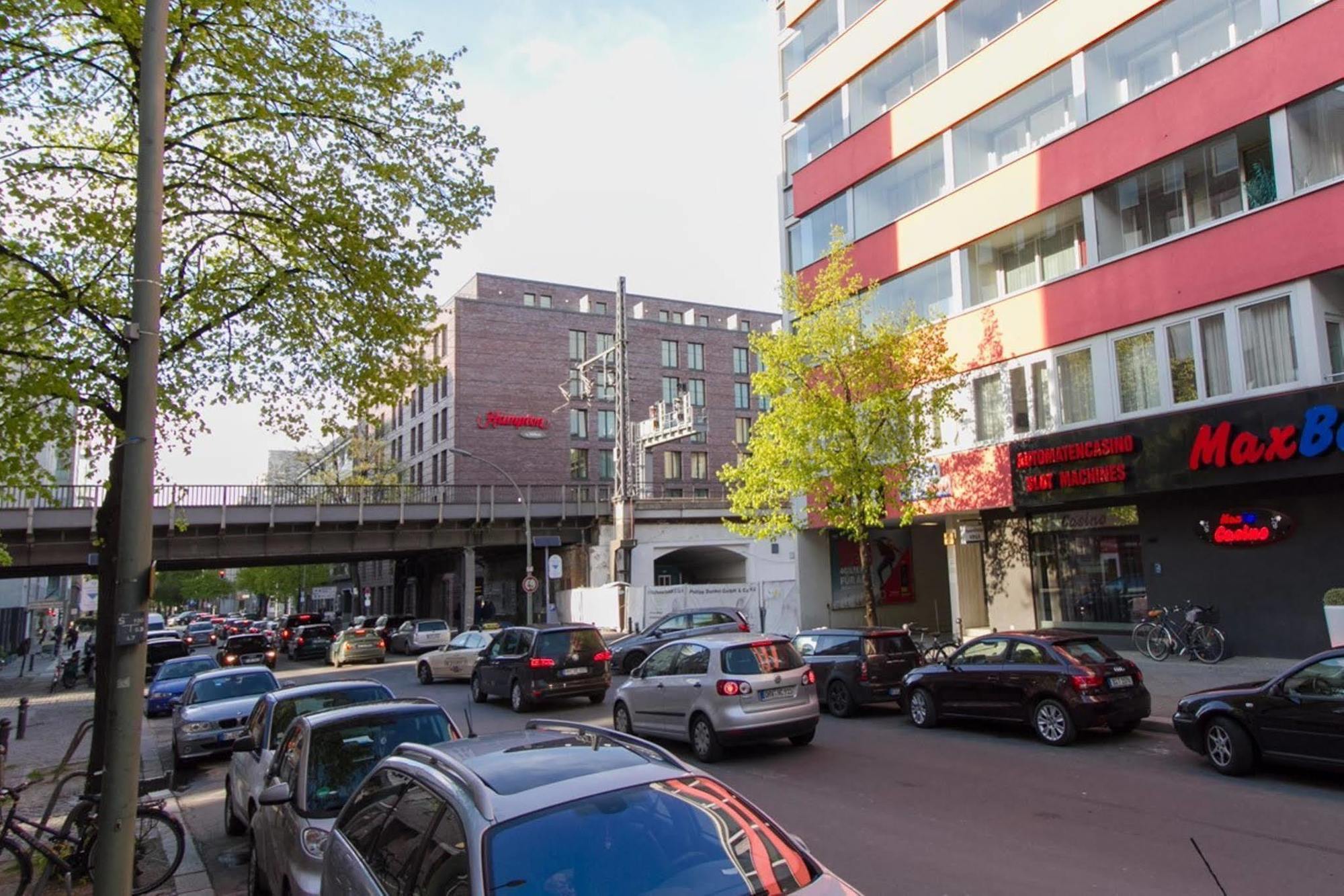 Aparthotel Vega Берлин Екстериор снимка